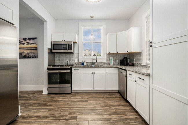 Building Photo - 2015 37th St