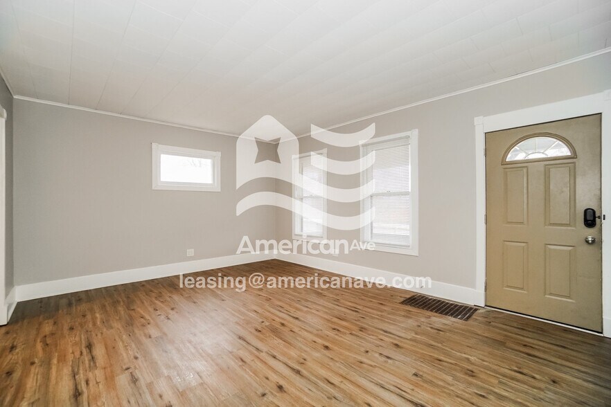 Building Photo - 514 Durango Dr