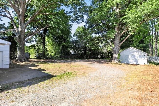 Building Photo - 4812 E W.T. Harris Blvd