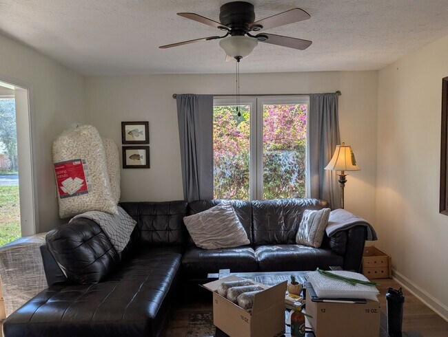 Building Photo - 940 Tacoma Dr