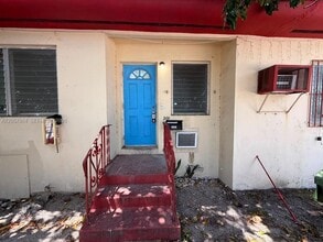 Building Photo - 3129 SW 9th St