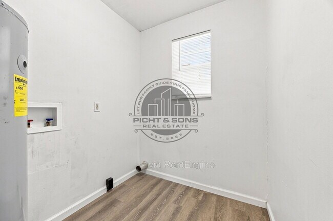 Building Photo - 1505 Joe Louis St