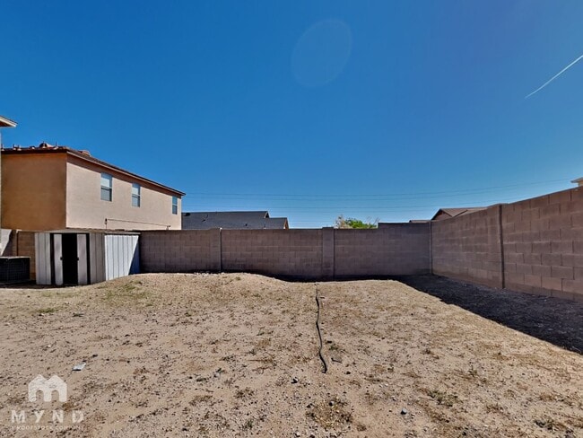 Building Photo - 11529 W Flores Dr