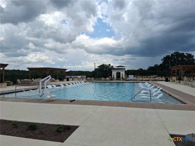 Building Photo - 253 Villars Dr