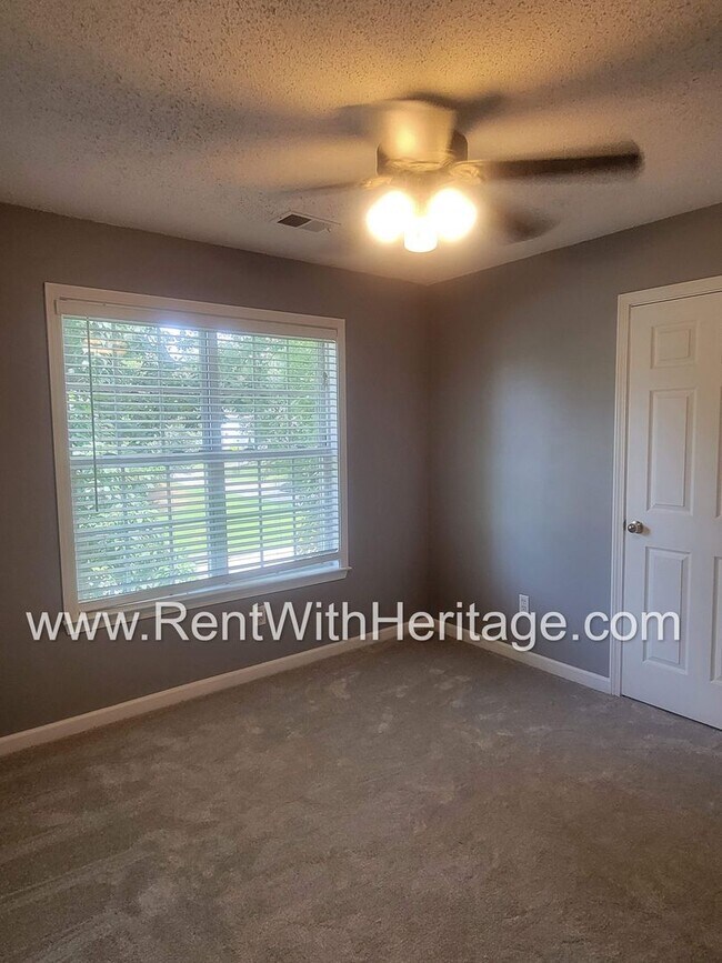 Building Photo - GORGEOUS HOME IN POPULAR HIGHLANDS AT CREEKSIDE GOLF / SWIM / TENNIS COMMUNITY