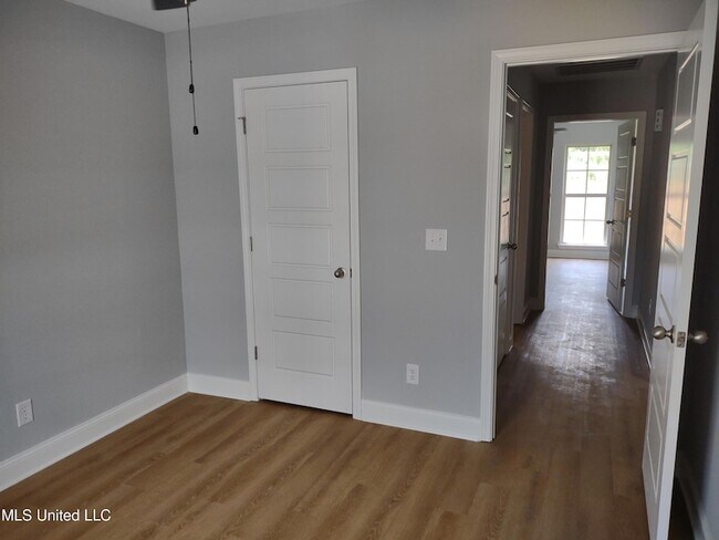 Building Photo - 599 Westfield Dr