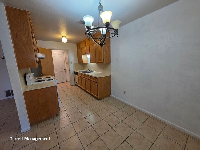 Building Photo - 1703 Taylor St