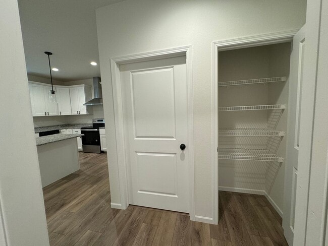 Building Photo - 3-bedroom, 3-bathroom South Fargo Family H...