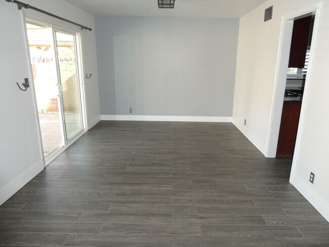 Building Photo - Single Story Pool House for Rent in Canyon...