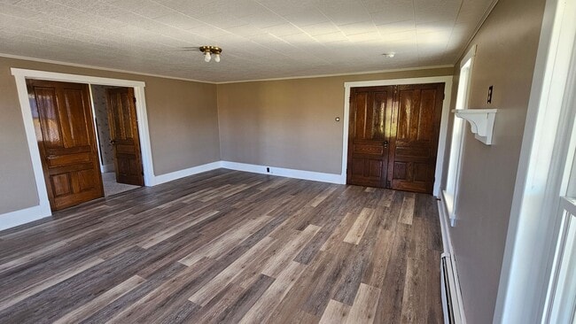 Building Photo - Country Living in This 4 Bedroom Farmhouse!