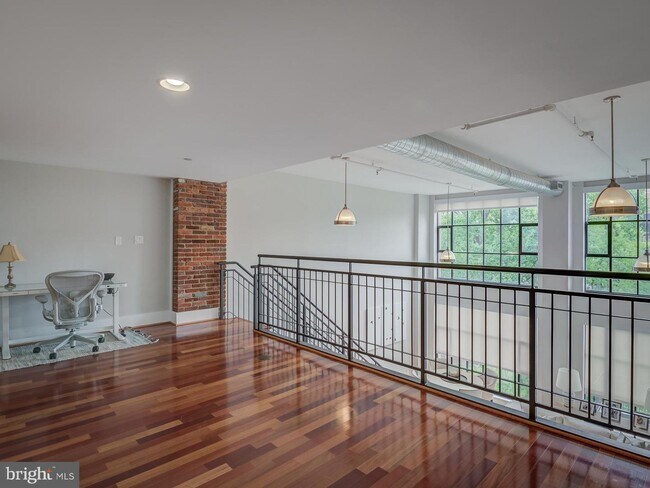Building Photo - 1600 Clarendon Blvd