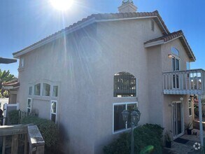Building Photo - Spacious House for Rent