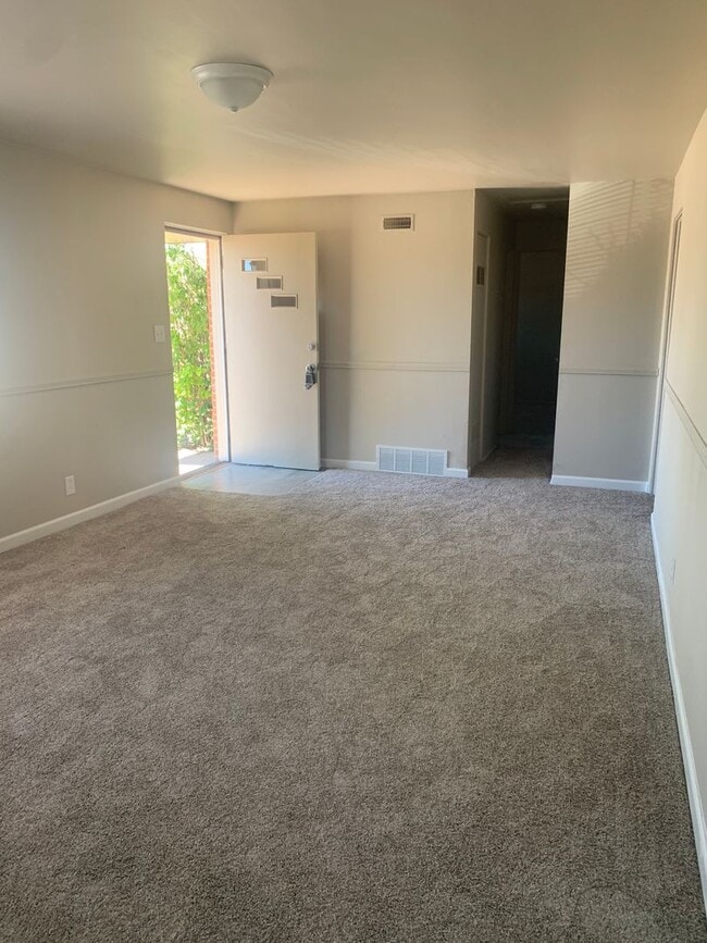 Building Photo - 3 BEDROOM, 1 BATHROOM, RANCH STYLE SINGLE FAMILY HOME WITH OVERSIZED 2 CAR DETACHED GARAGE