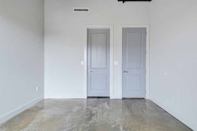 Building Photo - 1111 Studewood St