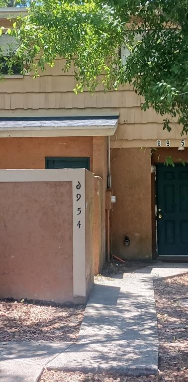 Building Photo - 6954 Trout St