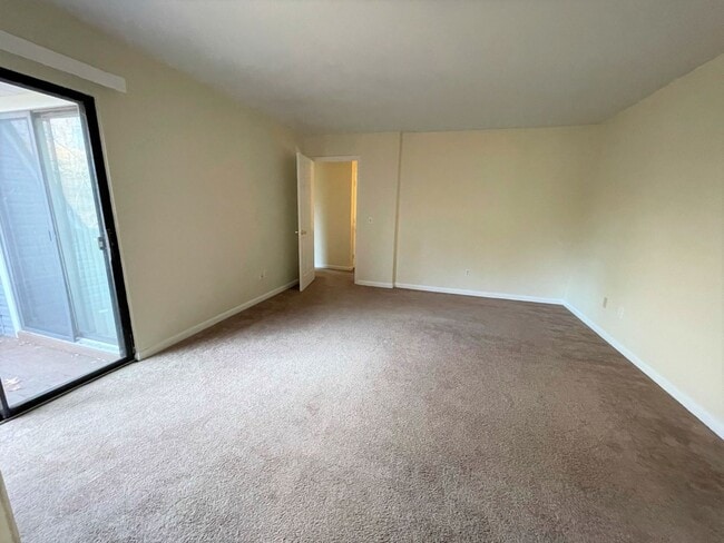 Building Photo - Spacious 3 bedroom in Finley Forest offers convenient location and neighborhood amenities