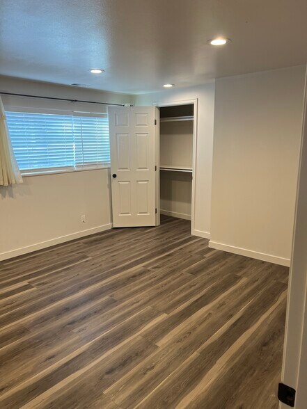 Building Photo - 1673 Hickory Ln