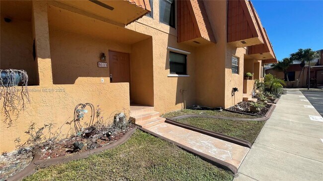 Building Photo - 9113 Lime Tree Ln