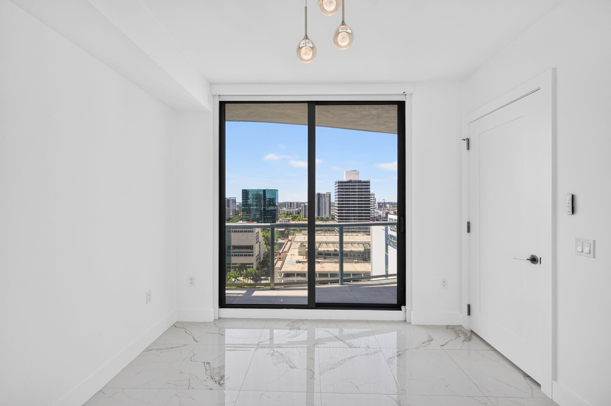 Building Photo - 100 E Las Olas Blvd