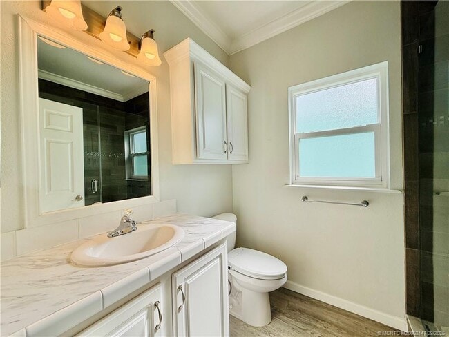 Building Photo - 252 NE Ebbtide Way
