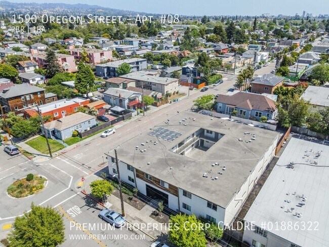 Building Photo - 1590 Oregon St