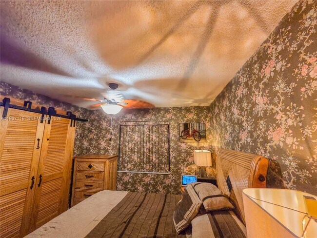 Building Photo - 8044 NW 41 Ct