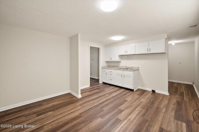 Building Photo - 5533 Ridgecrest Rd