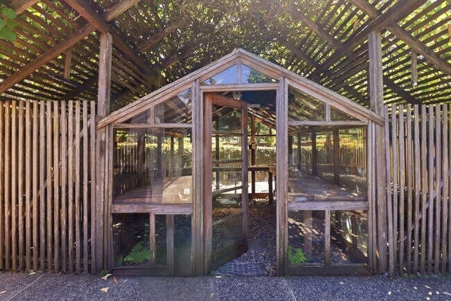 Building Photo - 820 Eucalyptus Ave