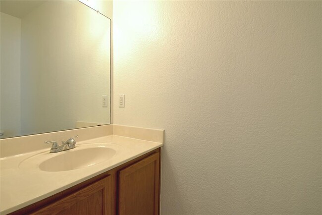 Building Photo - 115 Remington Dr