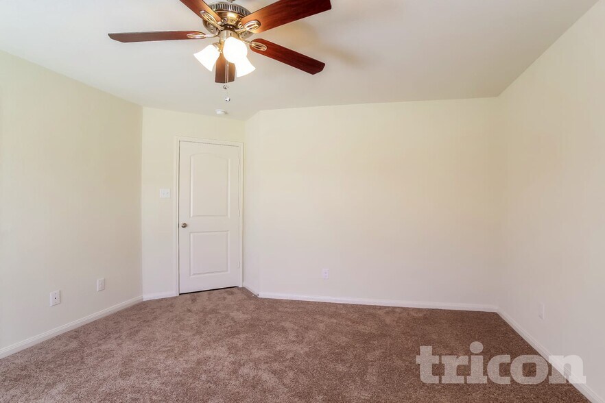 Building Photo - 2310 Regatta Ln