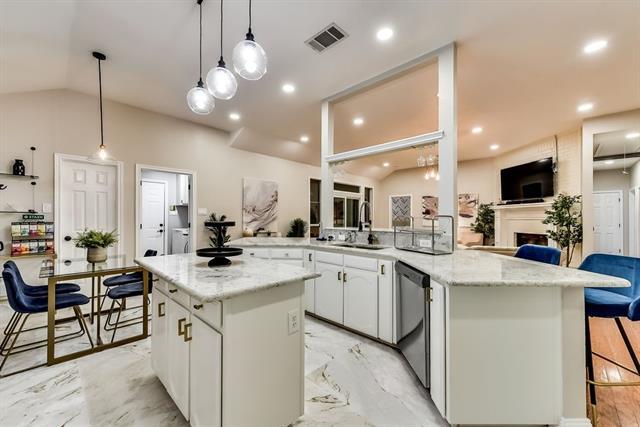Building Photo - 8318 Luna Dr
