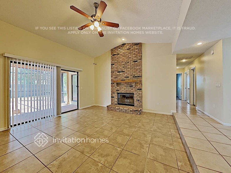 Building Photo - 8201 Helena Dr