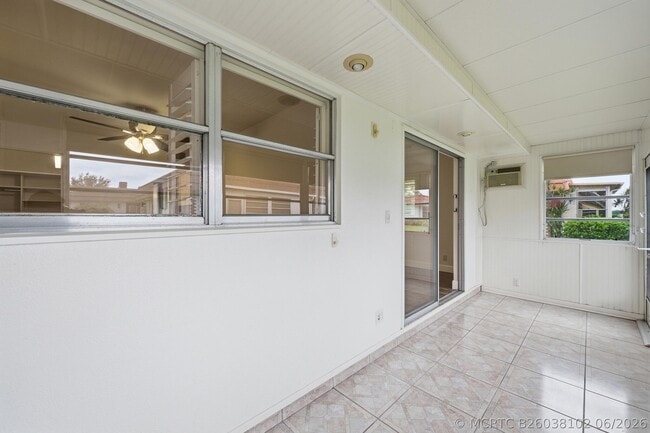 Building Photo - 28 Seville Dr