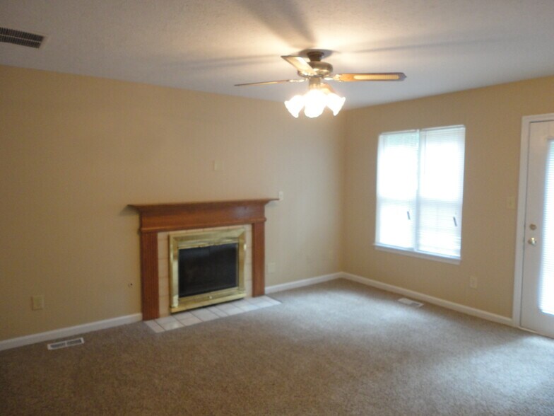 Building Photo - 620 Crystal Woods Cir