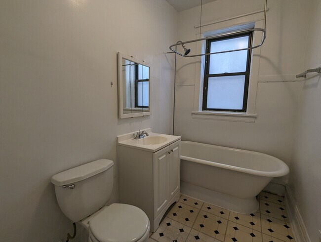 Building Photo - 2526 N Kedzie Blvd