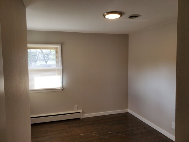Building Photo - 1014 W Eula Ct