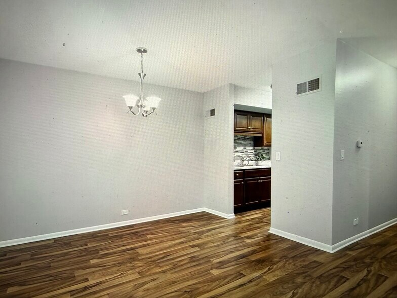 Building Photo - 520 Shorely Dr