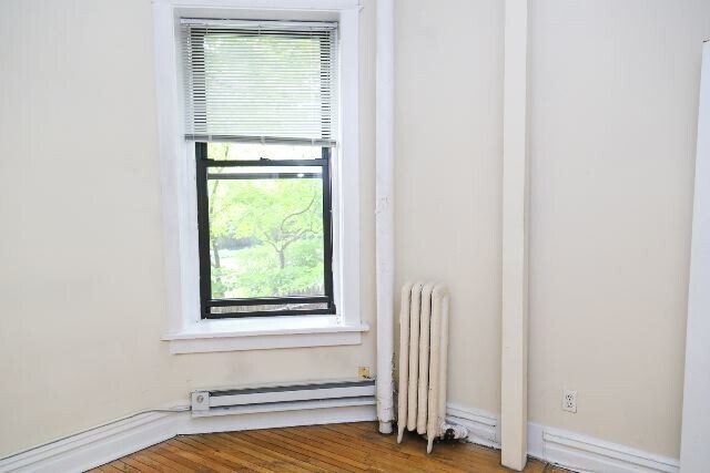 Building Photo - 438 W Belden Ave