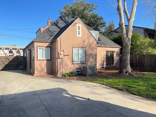 Building Photo - 4 bed / 1.5 ba house - Yuba City