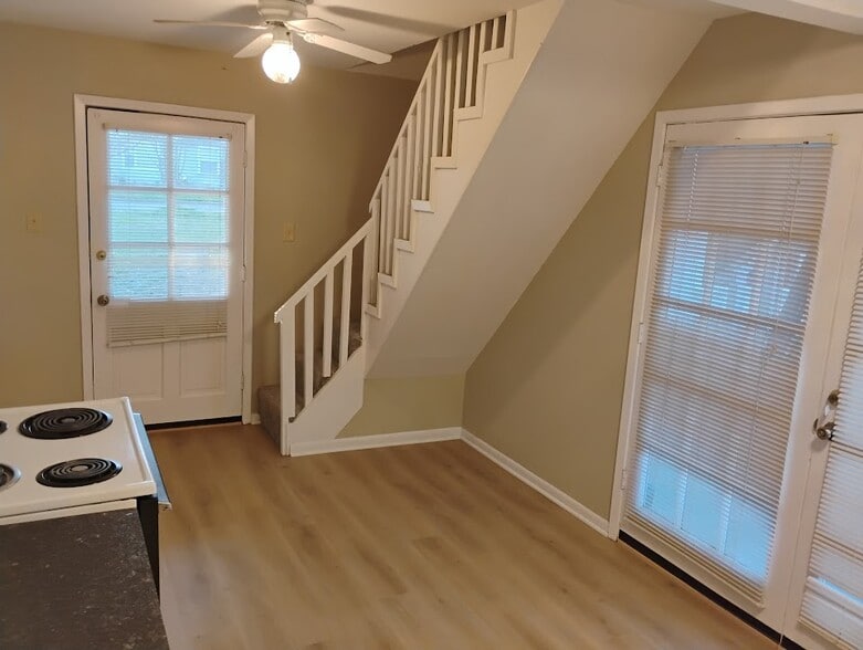 Building Photo - 504 N Newsom St