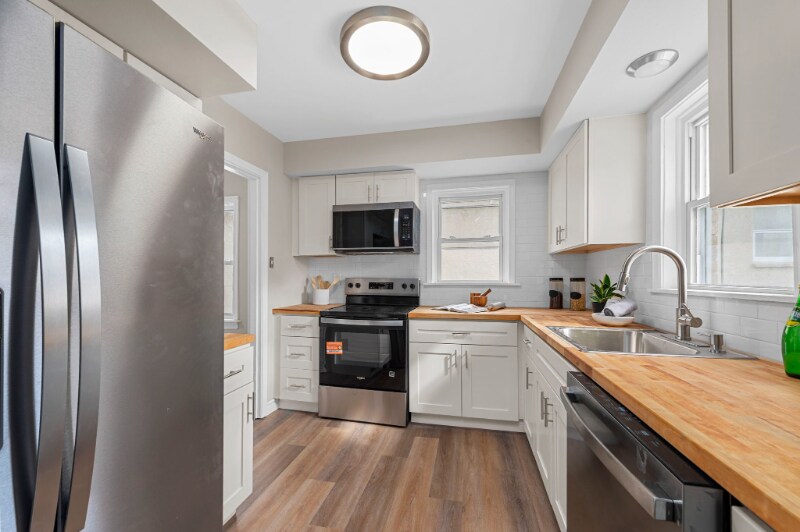 Building Photo - 10310 Lackland Rd