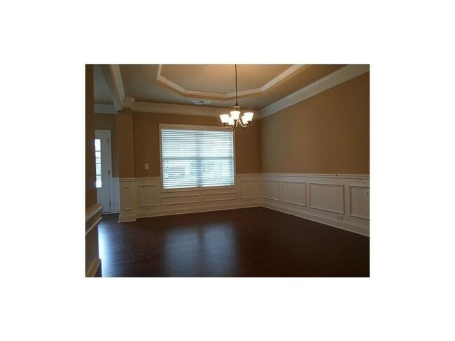 Building Photo - 3095 Carrick Rd