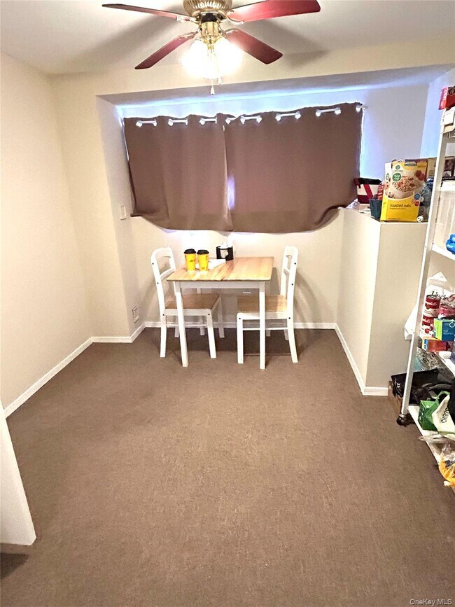 Building Photo - 892 Pine Ave