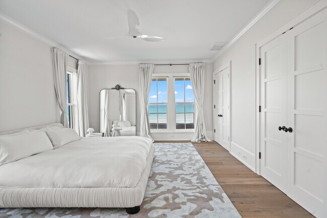 Building Photo - 5525 Jimmy Buffett Mem Hwy