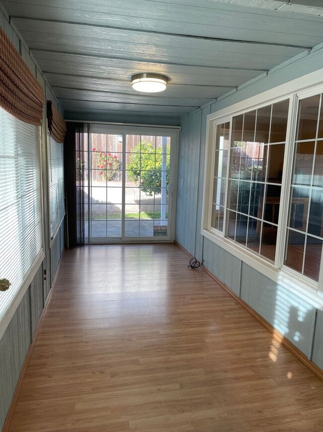 Building Photo - Nor Cal Realty, Inc - 3 bedroom 2 bath house with 2 car garage.