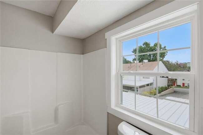 Building Photo - 218 Mill Creek Pl