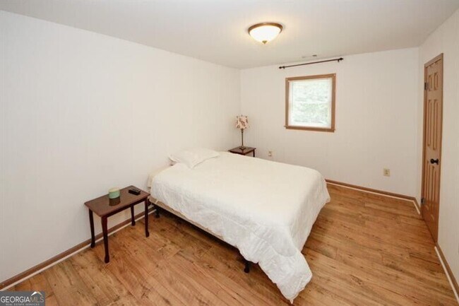 Building Photo - 4033 Scenic Mountain Dr SW