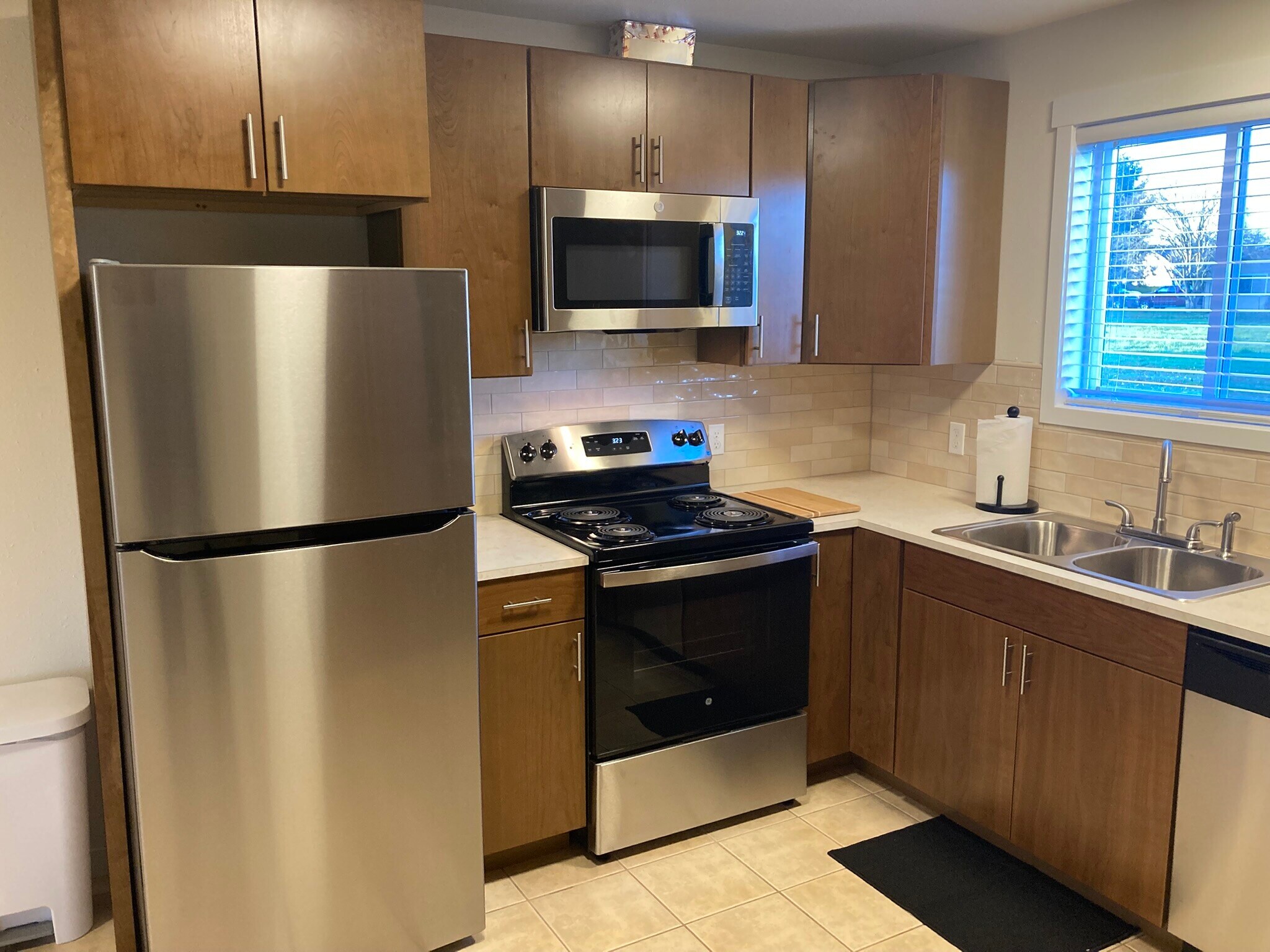 Building Photo - 14275 Avon Allen Rd