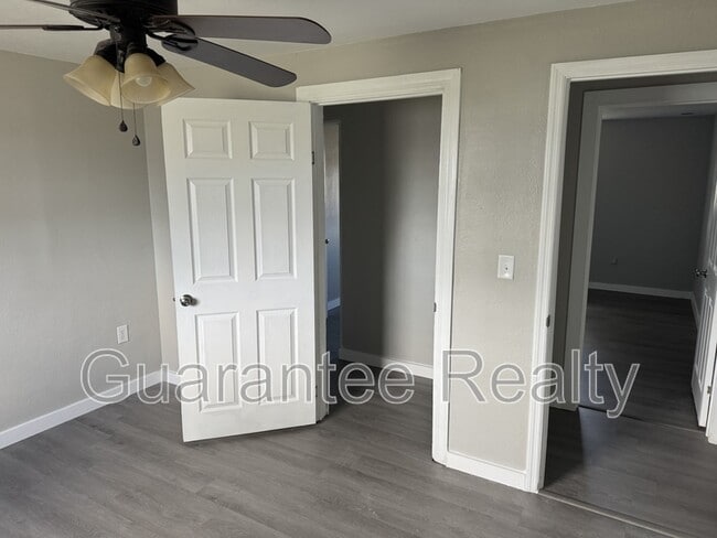 Building Photo - 2003 U.S. Hwy 17-92 N