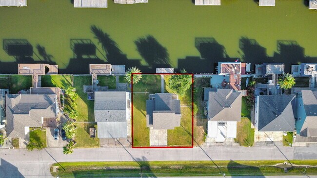 Building Photo - Waterfront Rental